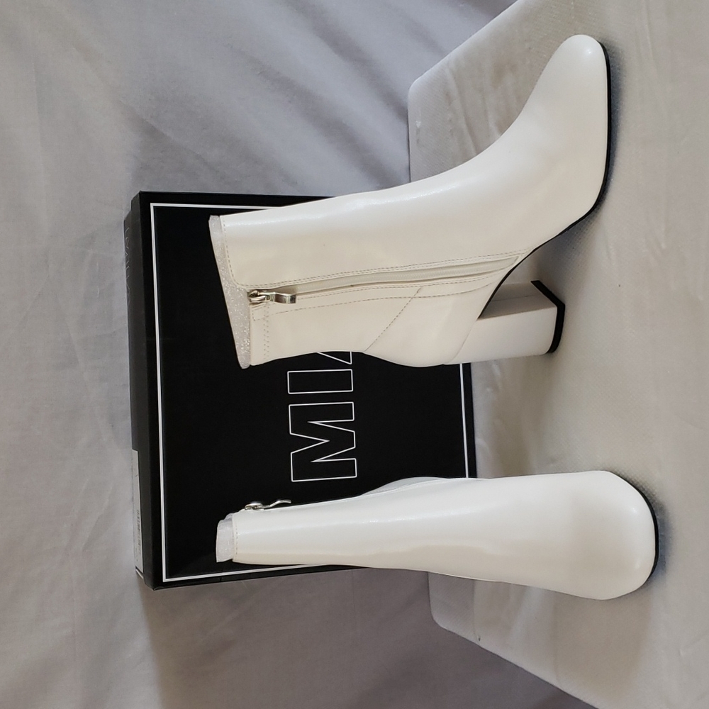 NEW MIA Kymi Block Heel Bootie